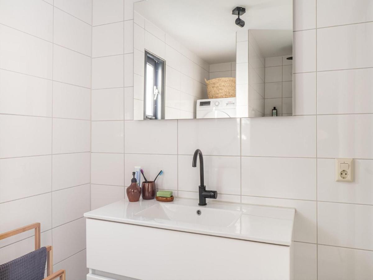 Cosy Wooden House Amid Woods In Soesterberg Loma-asunnot