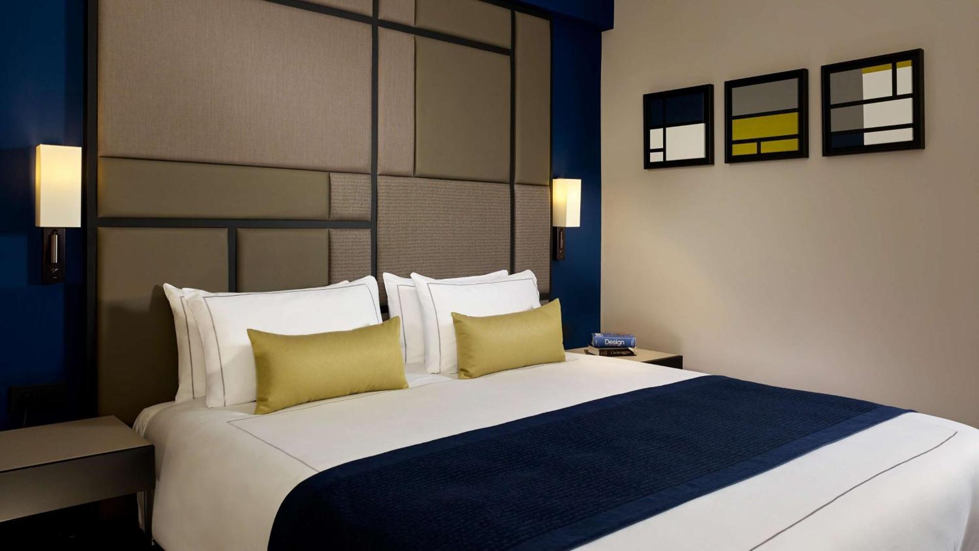 Park Plaza 4*