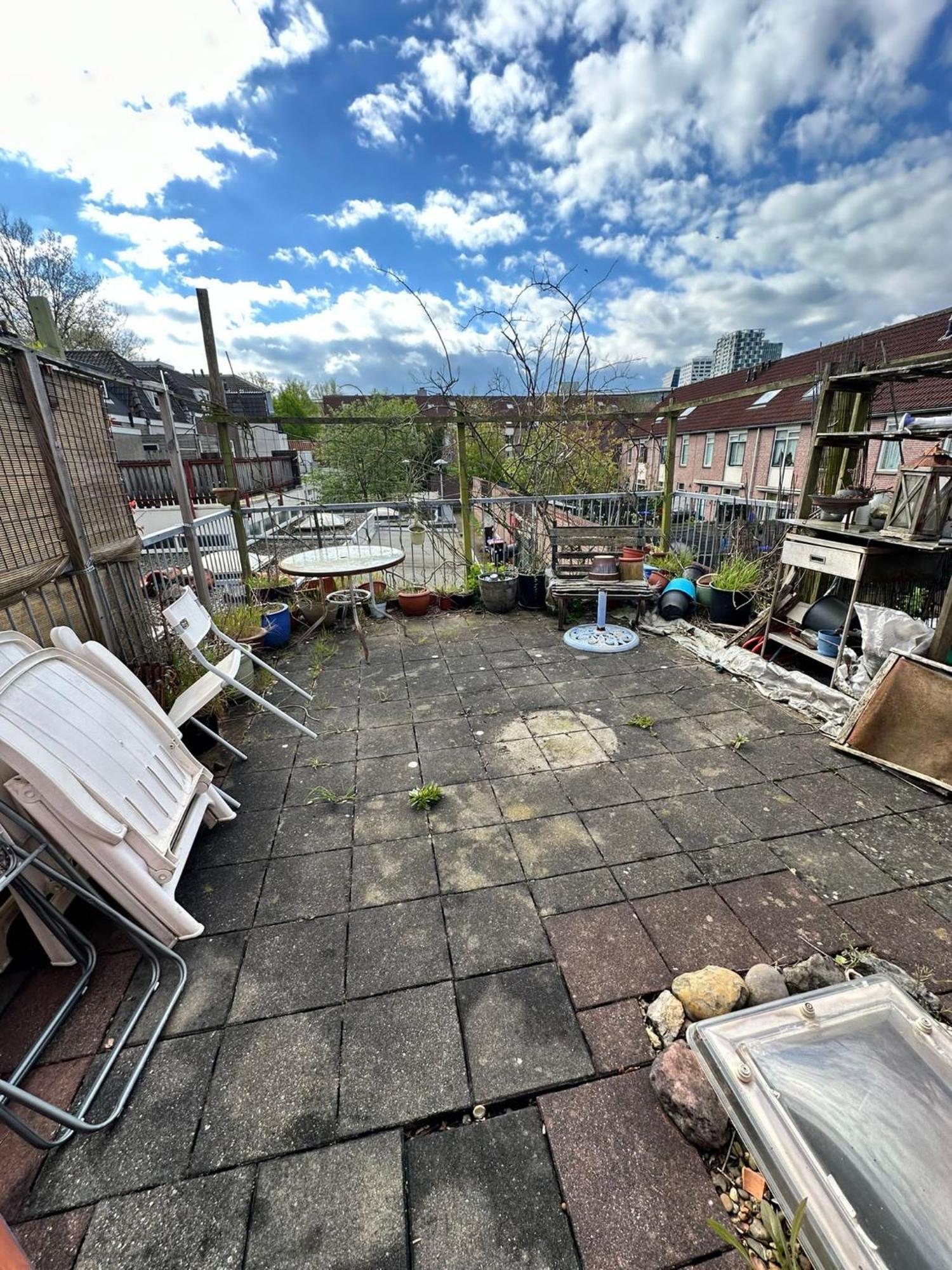 Apartment Terraced In Shared House *