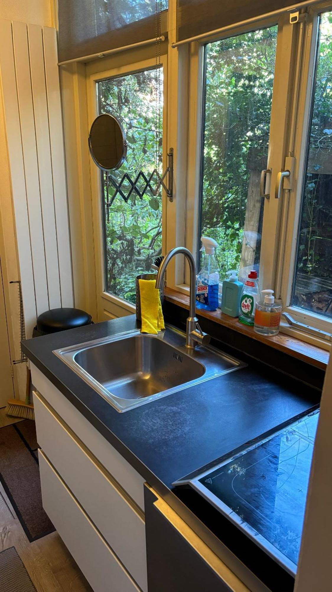 Your Space In Utrecht, Private With All Facilities, Living Among The Locals Guesthouset *