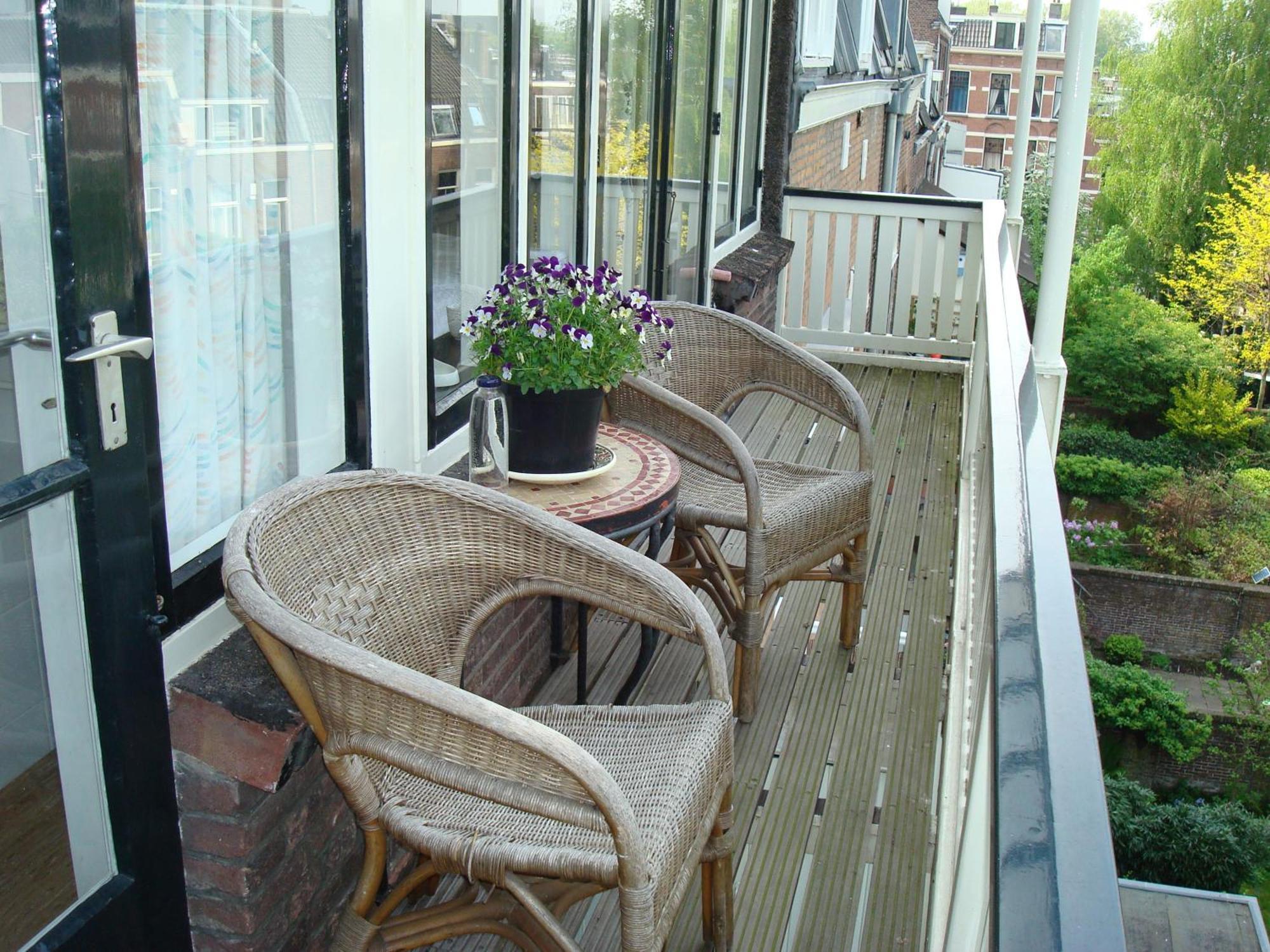 Guest house Historic Canal House In Residential Area *