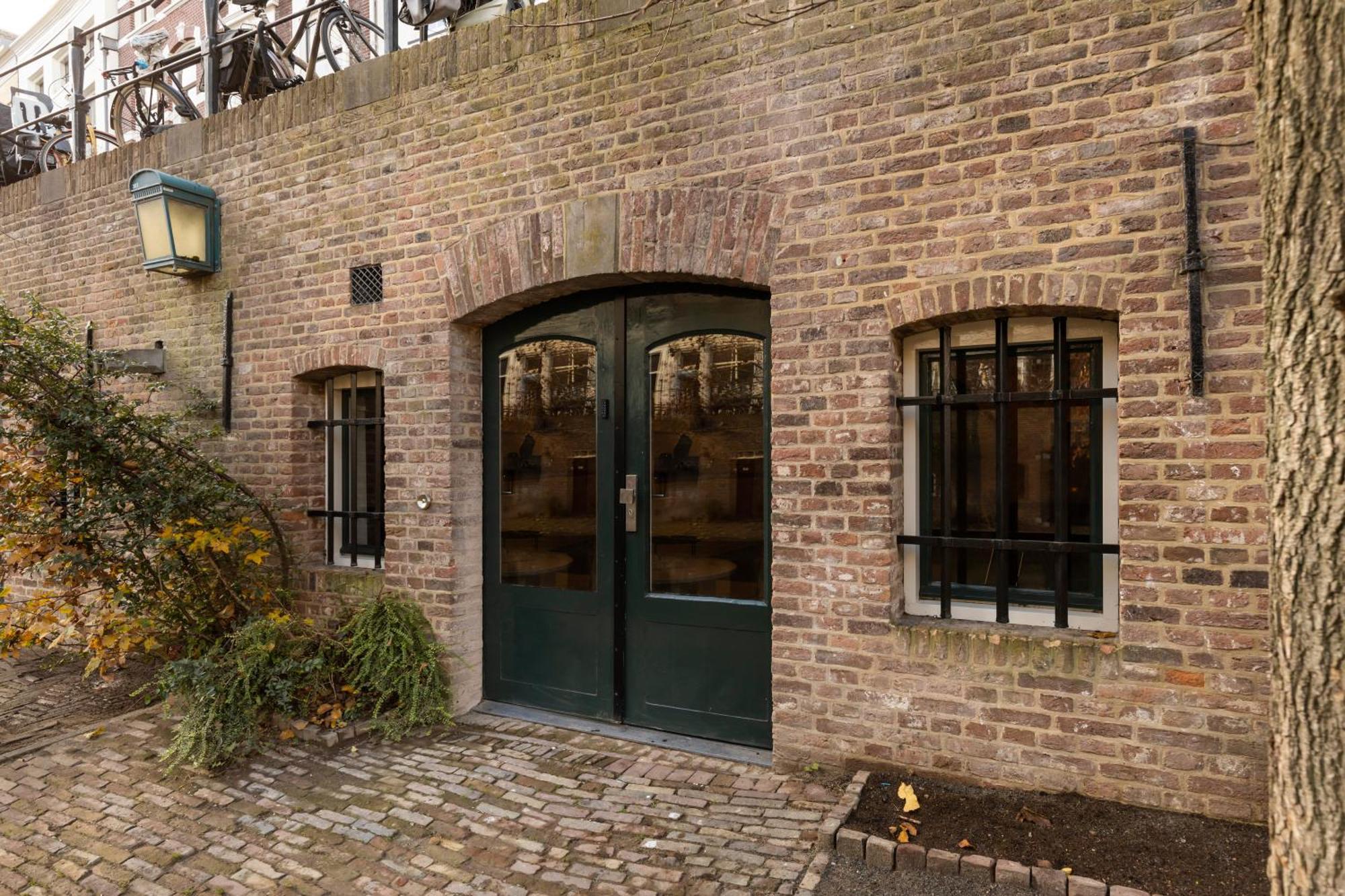Luxurious Renovated In Center With View On The Old Canal Holiday home