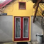 Tiny House For 2 With Private Garden