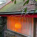 Tiny House For 2 With Private Garden