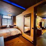 City Apartment With Canalview At Canalhouse-Majestic