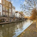 2 Luxurious Canal Apartments In Utrecht