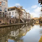 2 Luxurious Canal Apartments In Utrecht