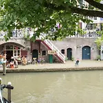 Leidsekade Apartment