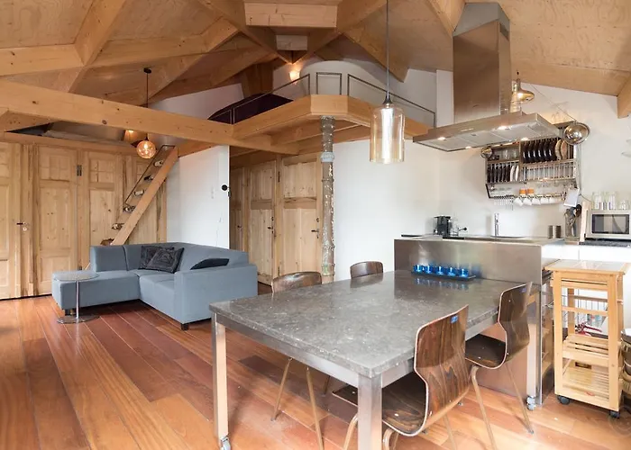 Superior Leidsekade Studio