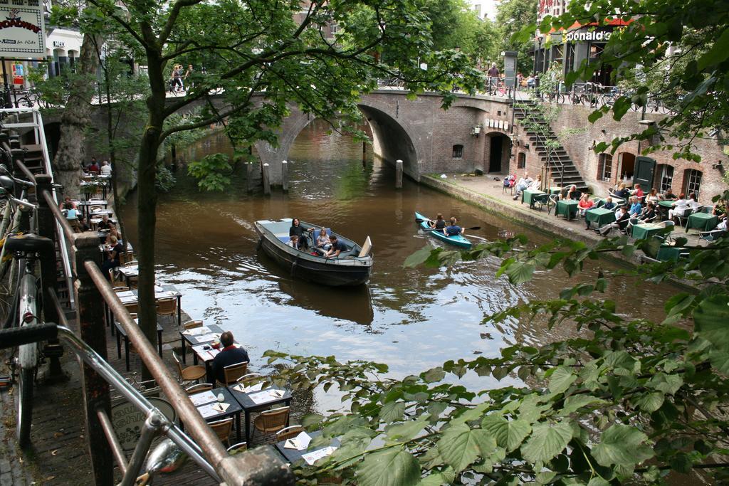 Tussen Spoor En Singel *