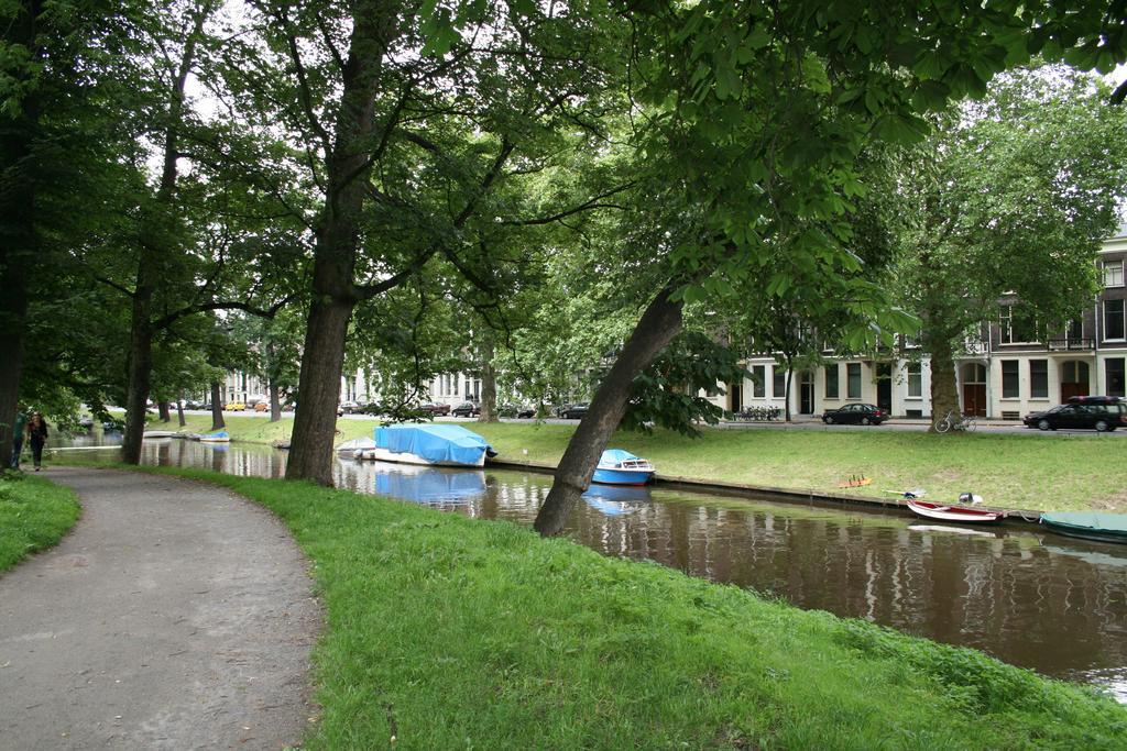 Tussen Spoor En Singel