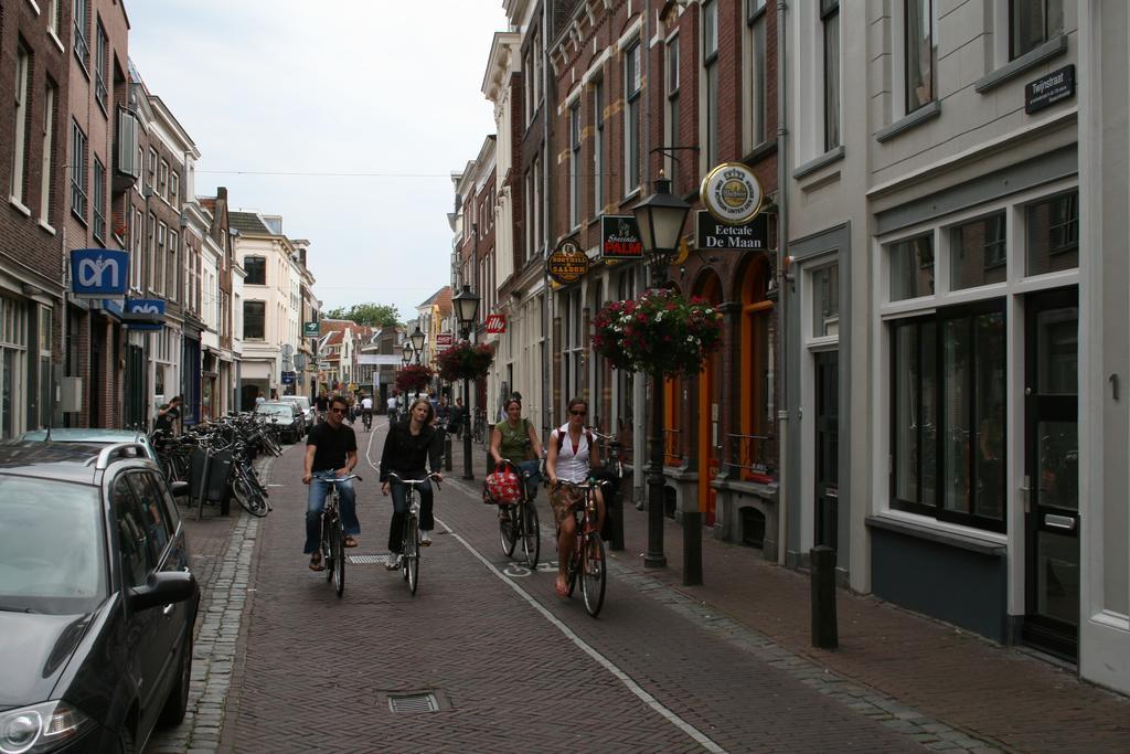 Tussen Spoor En Singel
