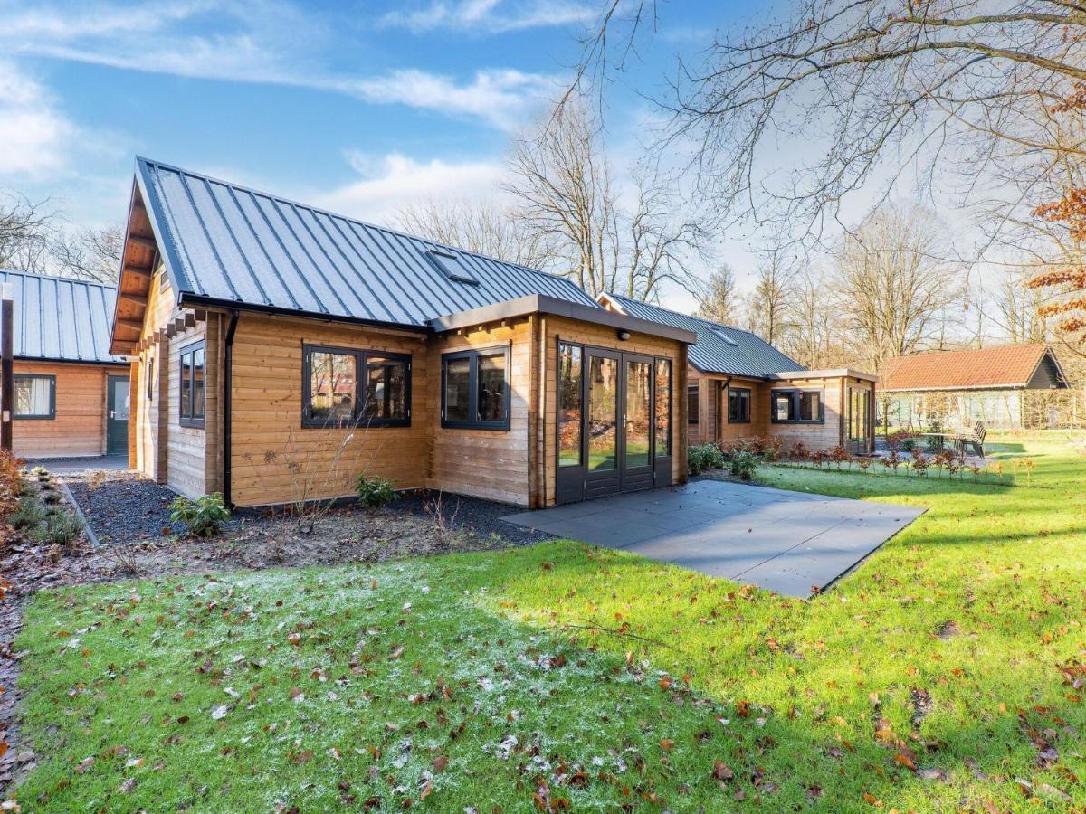 Cosy Wooden House Amid Woods In Soesterberg Holiday home *