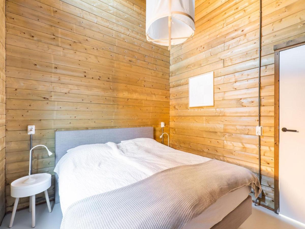 Cosy Wooden House Amid Woods In Soesterberg Utrecht
