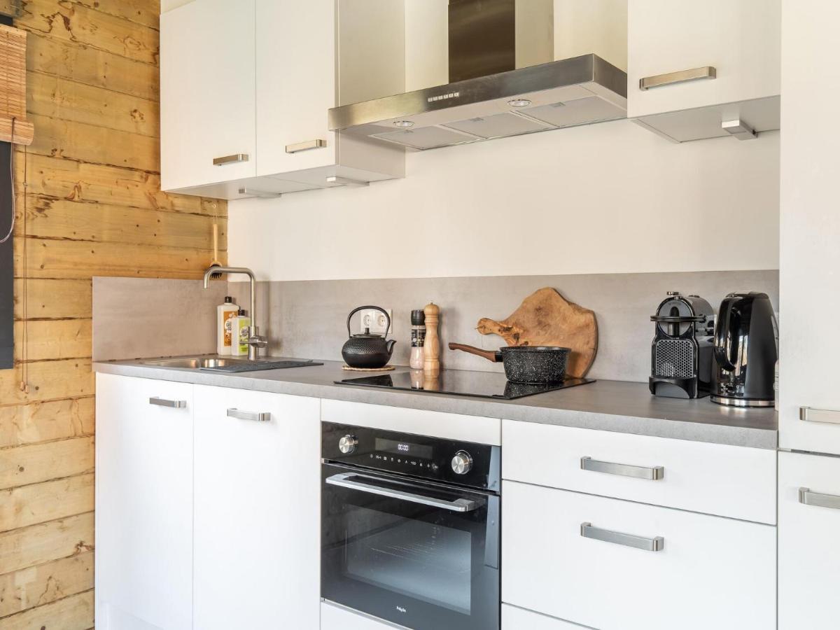 Holiday home Cosy Wooden House Amid Woods In Soesterberg *
