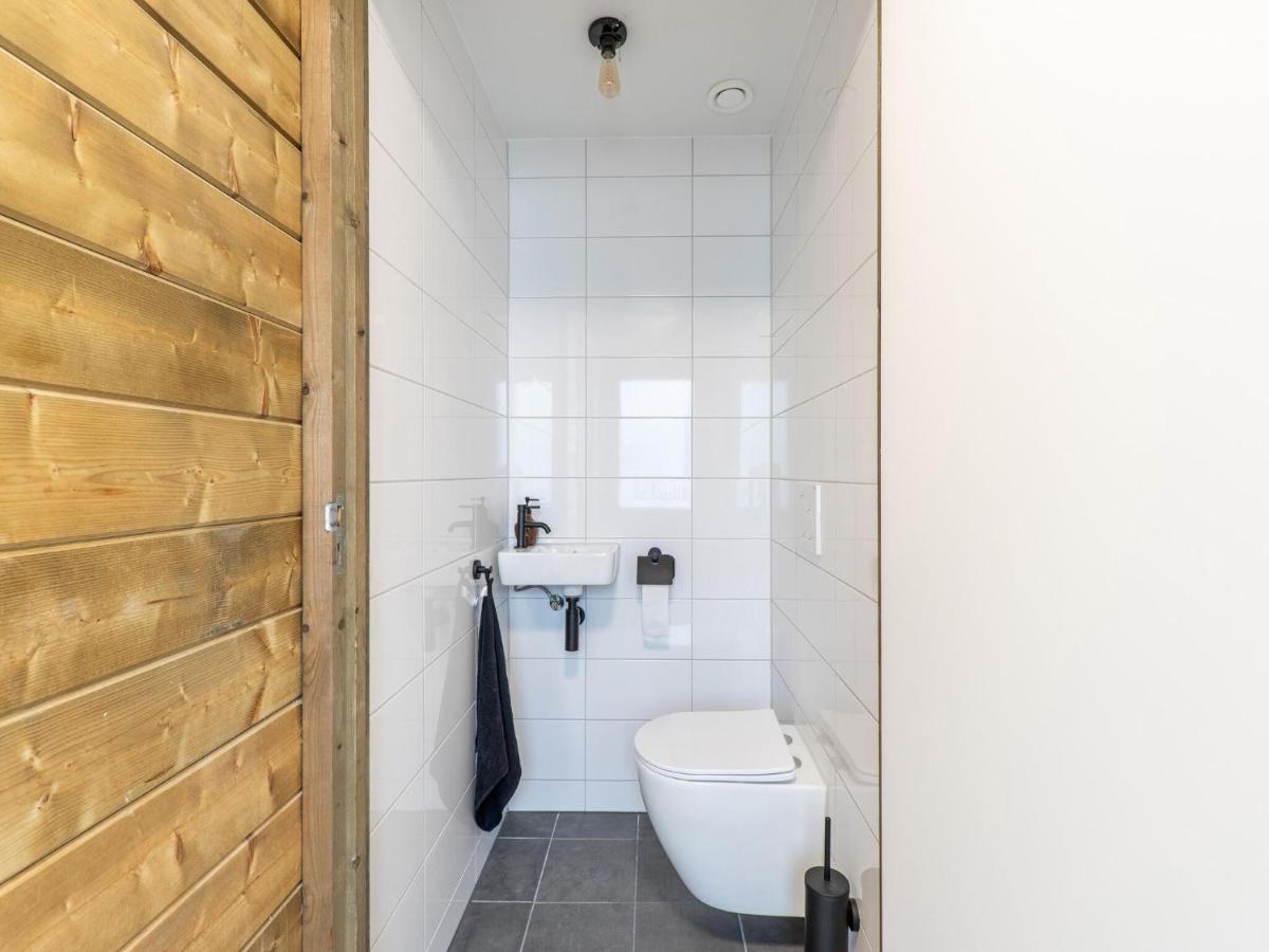 Cosy Wooden House Amid Woods In Soesterberg *