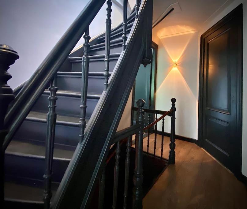 Cosy Penthouse With Rooftop Canalhouse-majestic Utrecht
