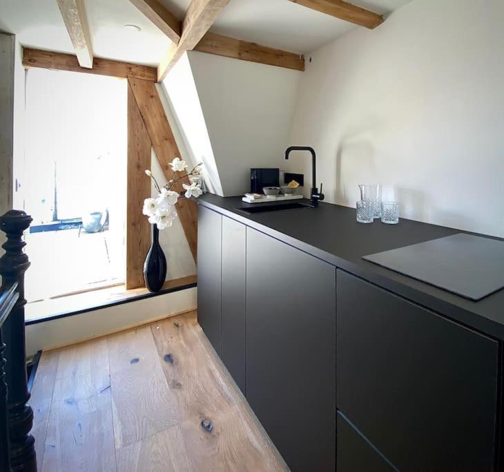 Cosy Penthouse With Rooftop Canalhouse-majestic *
