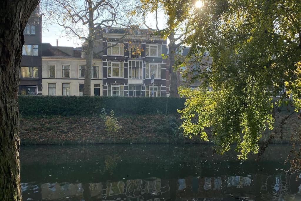 Cosy Penthouse With Rooftop Canalhouse-majestic * Utrecht