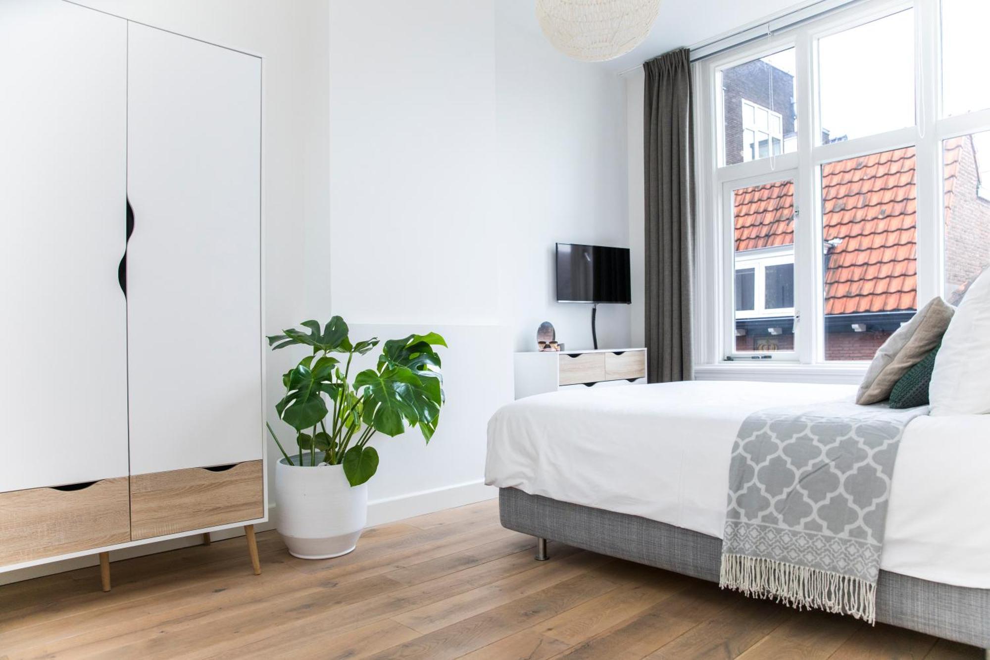 Apartment Sleeping Beauties - Neude