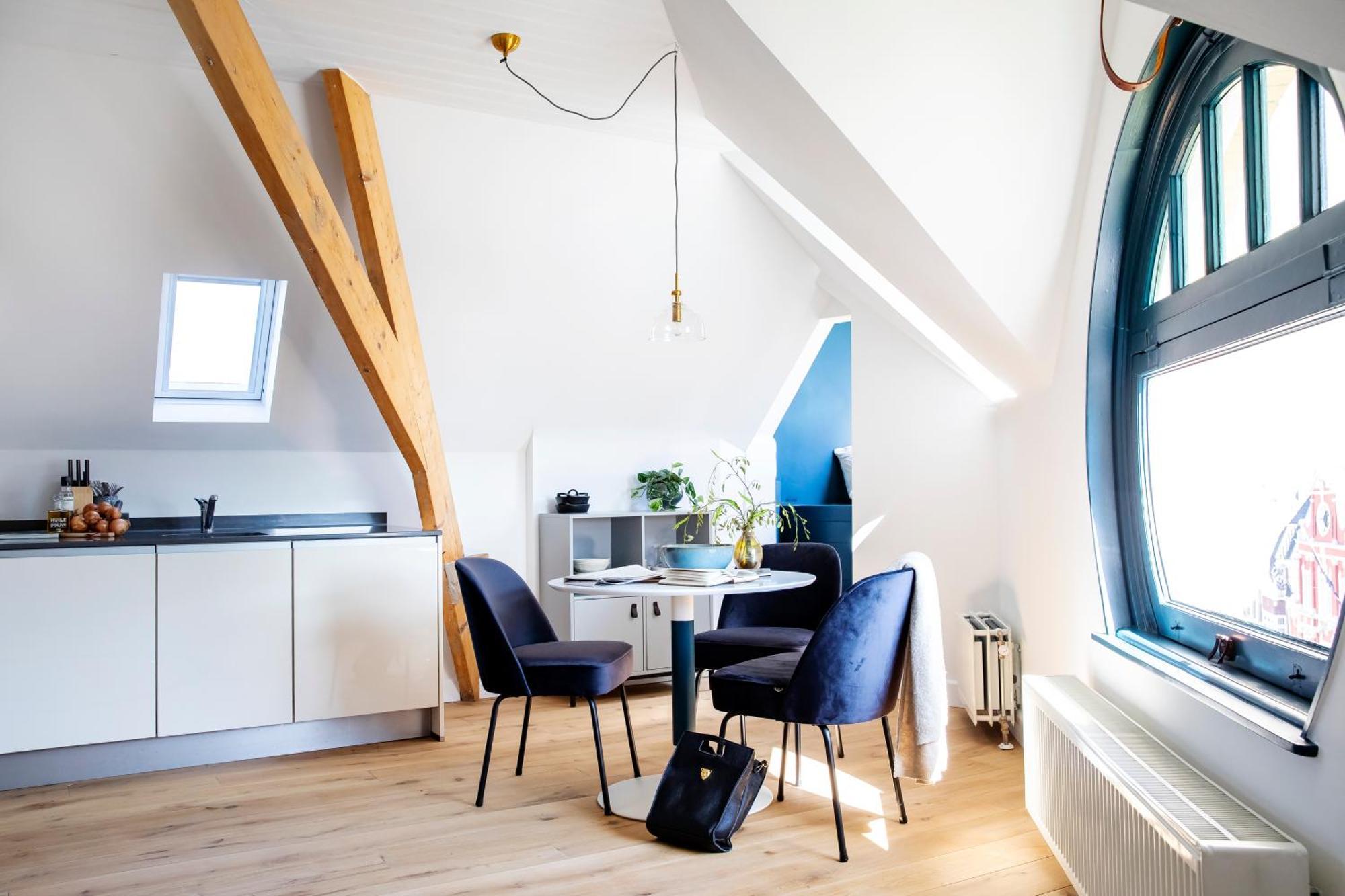Apartment Sleeping Beauties - Neude