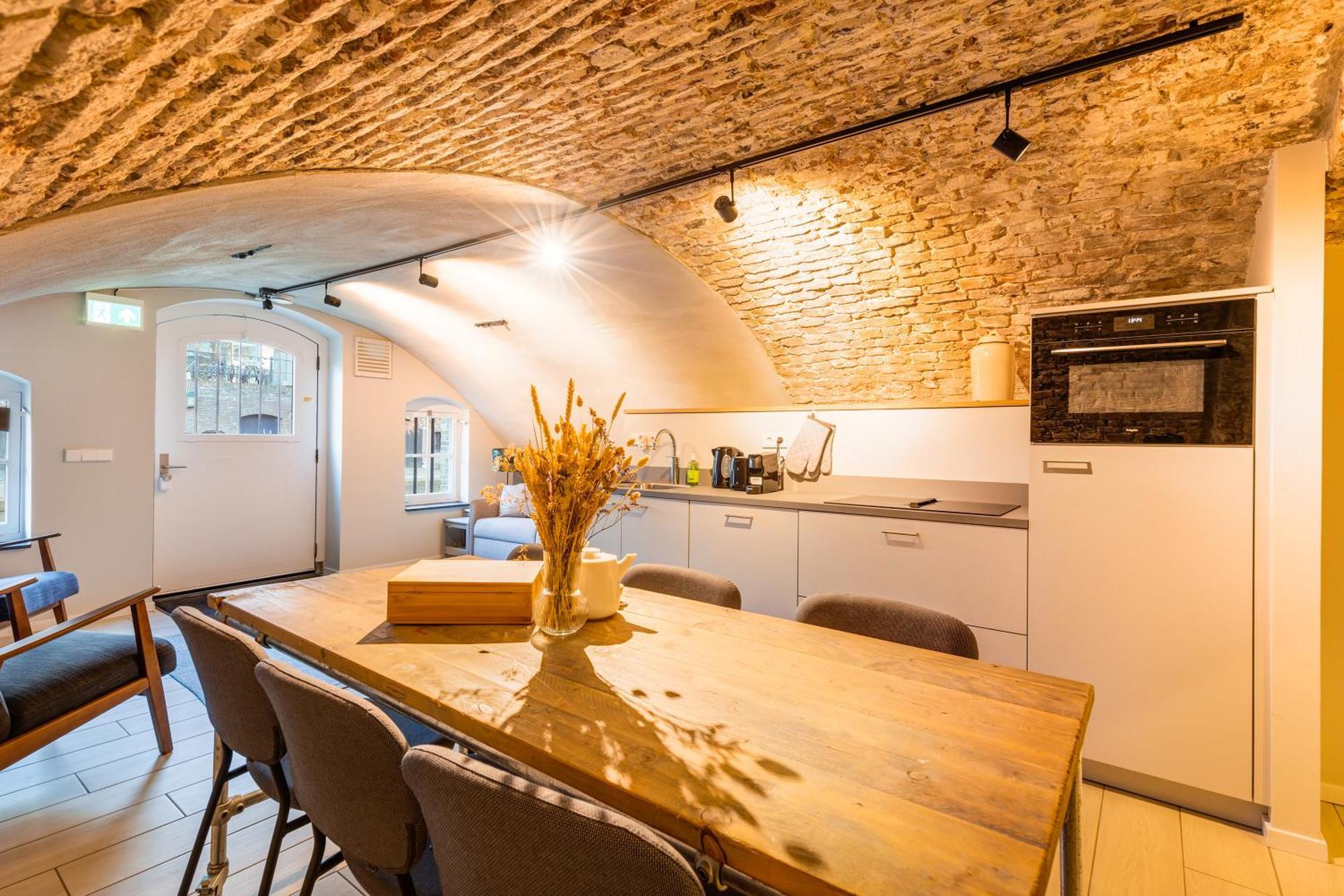 2 Luxurious Canal In Holiday home *