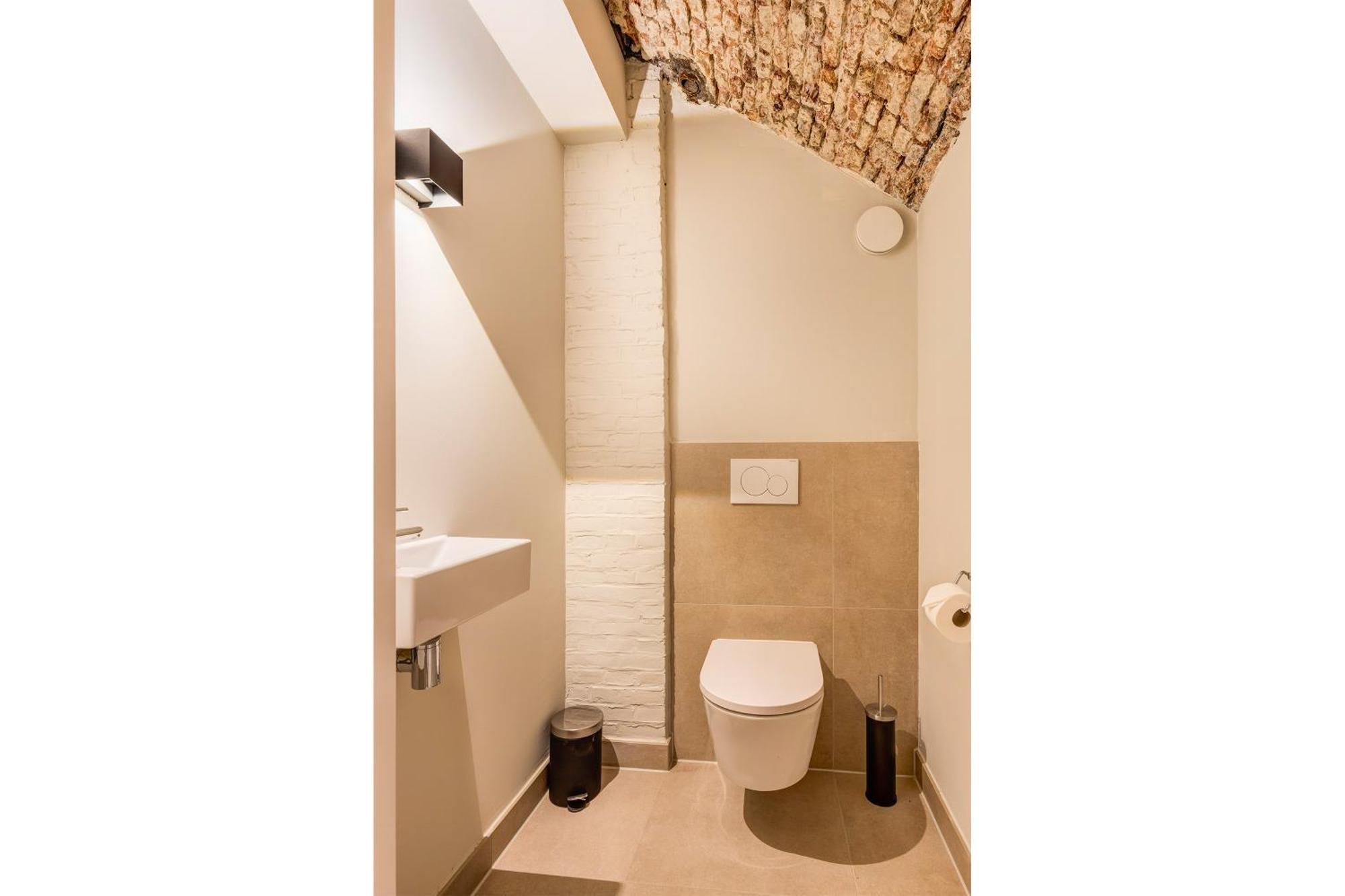 2 Luxurious Canal In