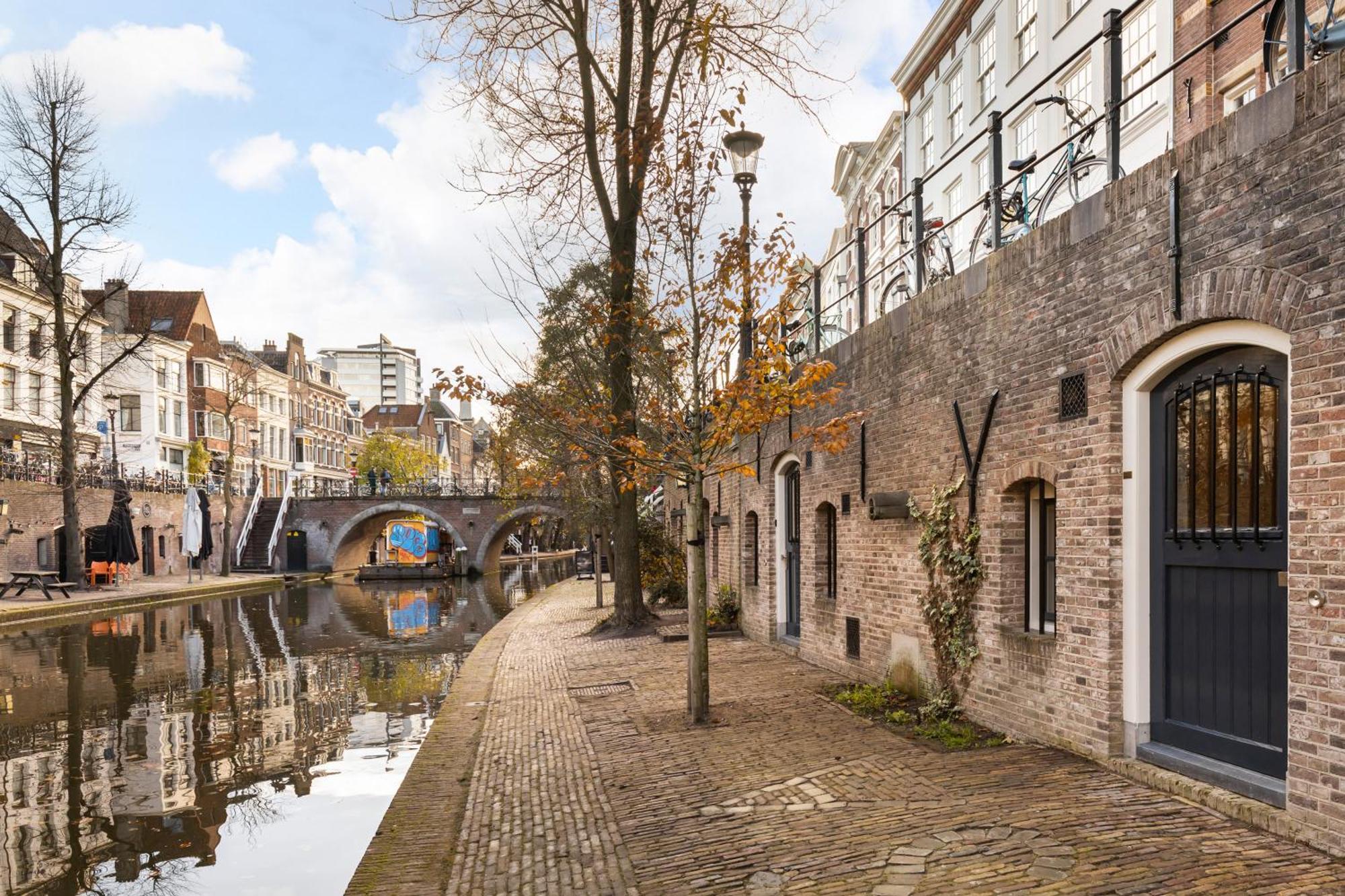 Luxurious Canal In A Location Utrecht