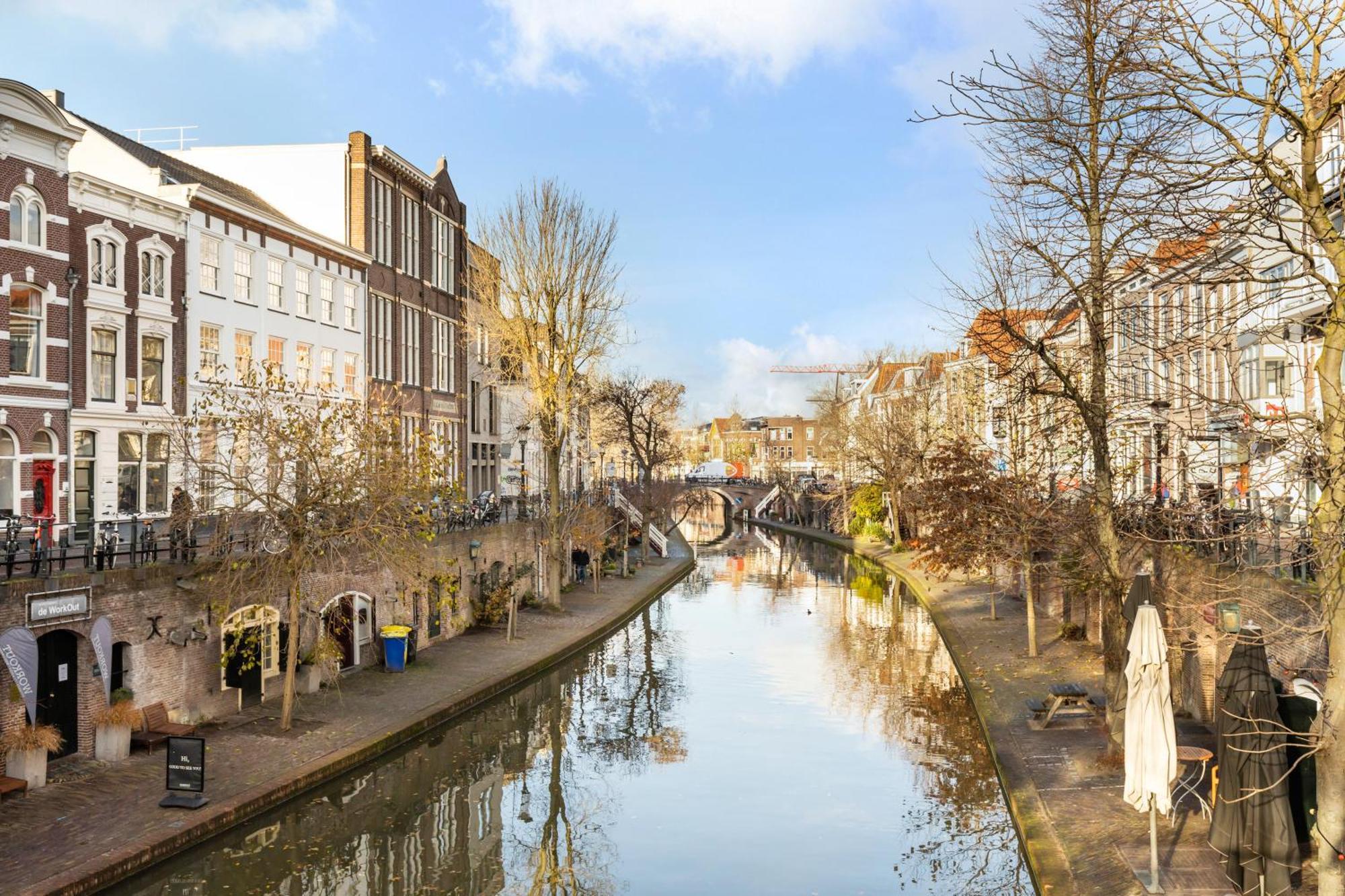 Luxurious Canal In A Location Holiday home *