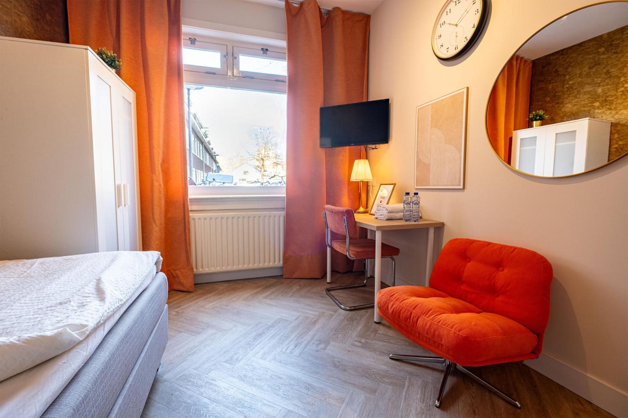 Hello Bed & Breakfast