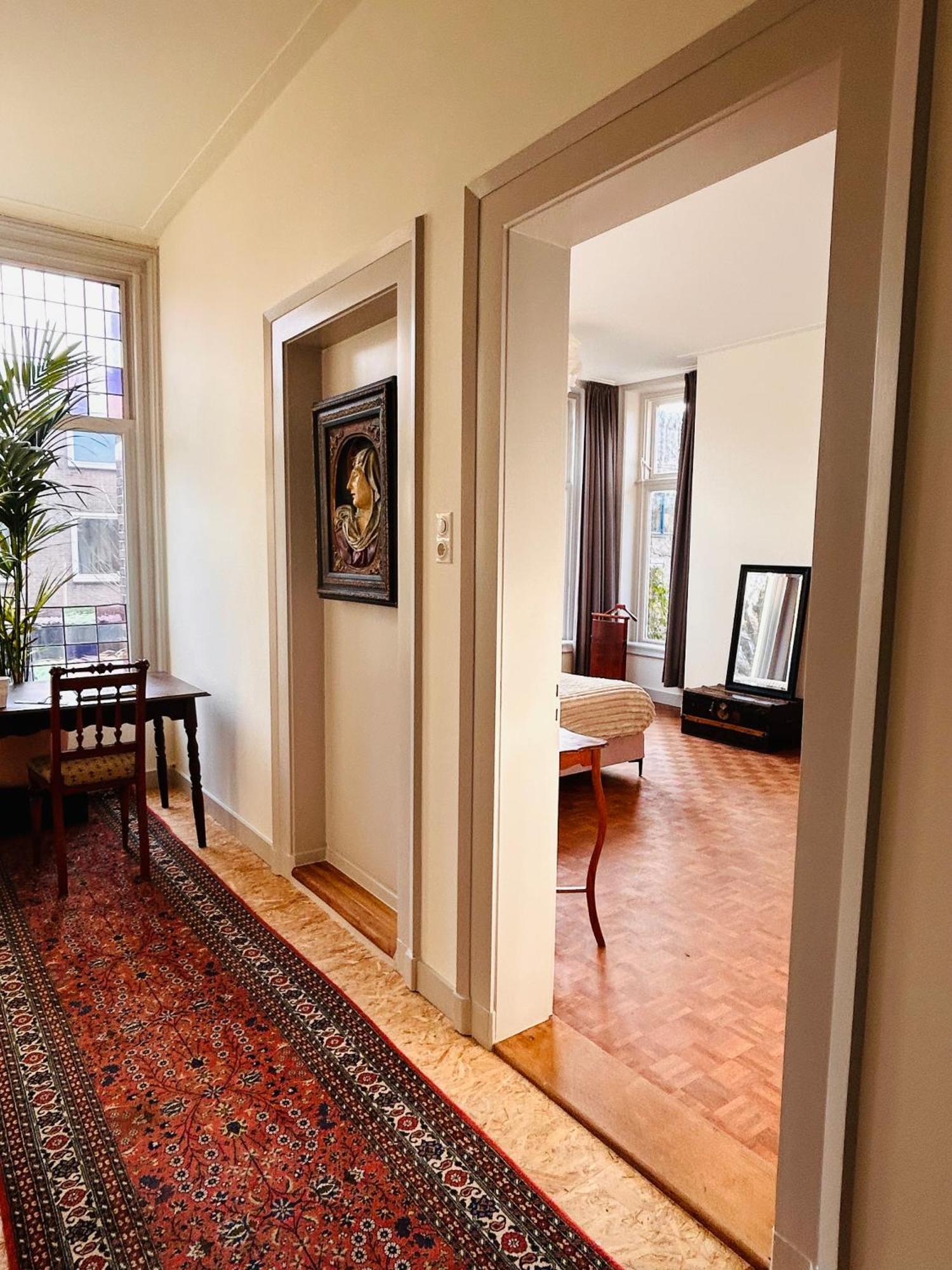 & Double In A Restored Rectory-pastorie, Steps From Center Apartment *