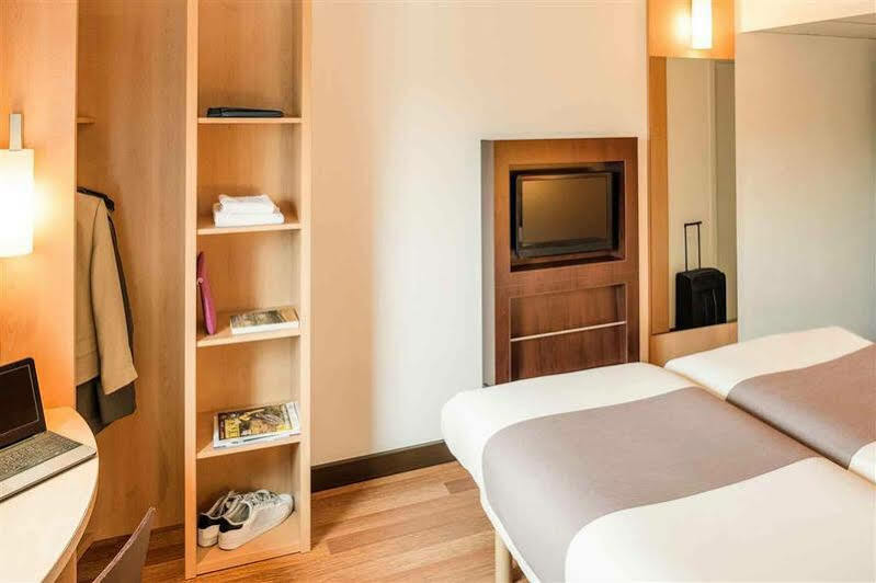 Ibis Hotel 3*