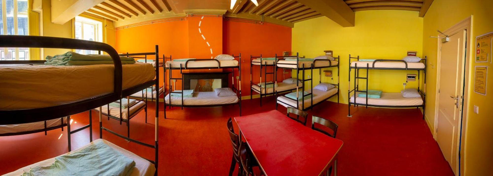Strowis Hostel *
