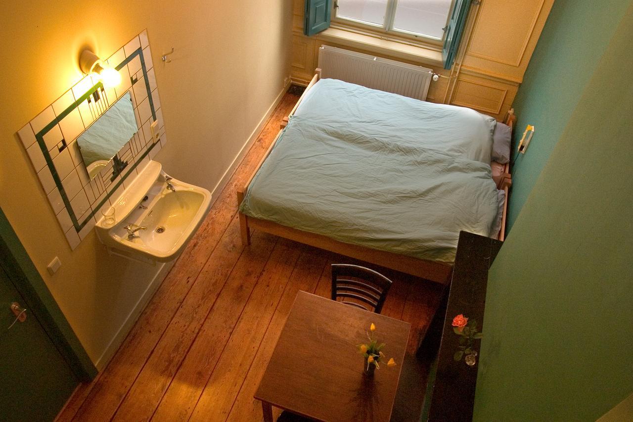 Strowis Hostel *