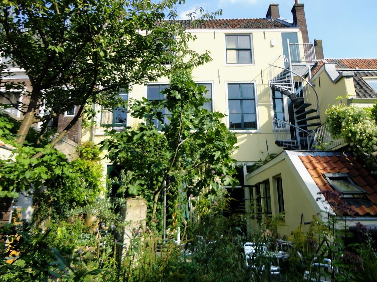 Strowis Hostel *