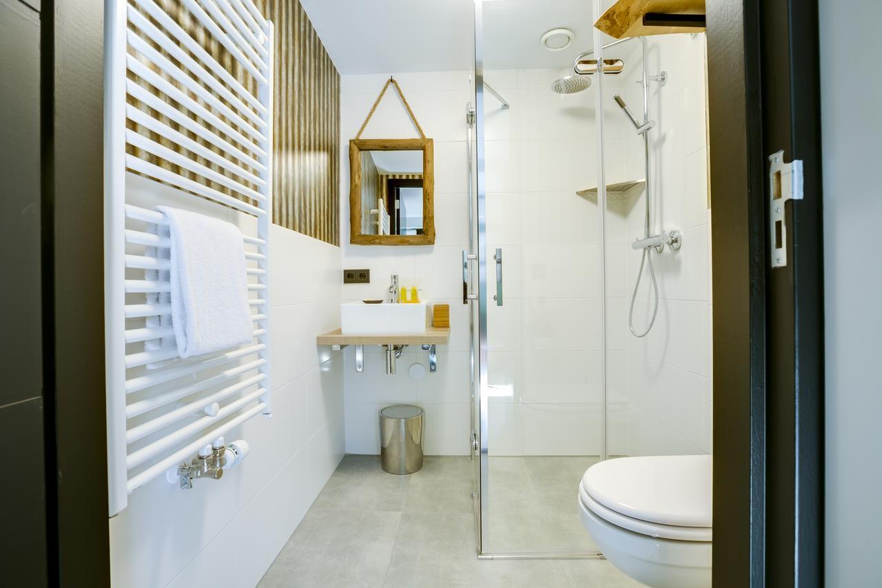 Khách sạn Exploris 4*